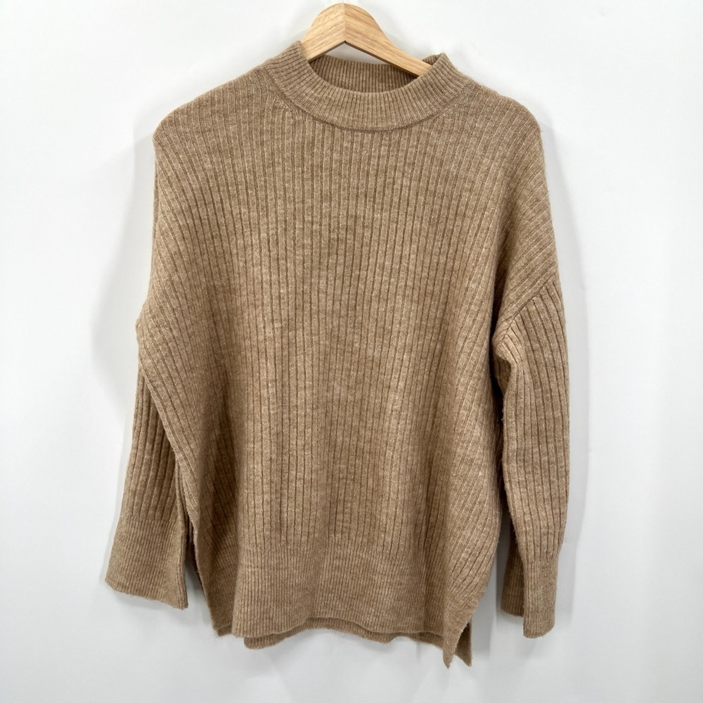H&M Woman's Beige Tan Pullover Crewneck Chunky Knit Sweater Size XS